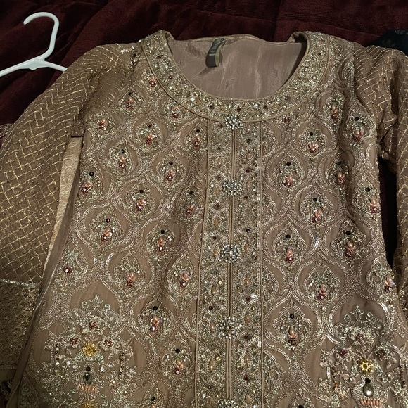 Pakistani Outfit. - Picture 3 of 4